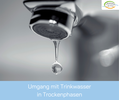Das Bild zeigt einen tropfenden Wasserhahn