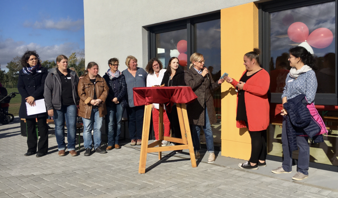 Das Bild zeigt die Eröffnung des Kindergartens in Kirspenich