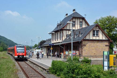 Das Bild zeigt den Bahnhof Bad Münstereifel