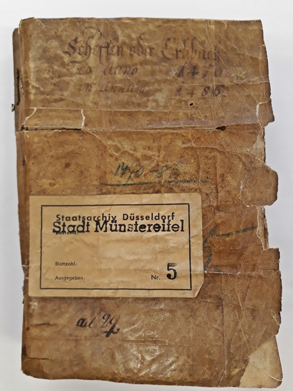 Das Bild zeigt den Einband des Schöffen- und Erbbuches