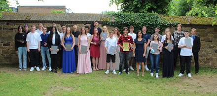 Das Bild zeigt die Klasse 10b