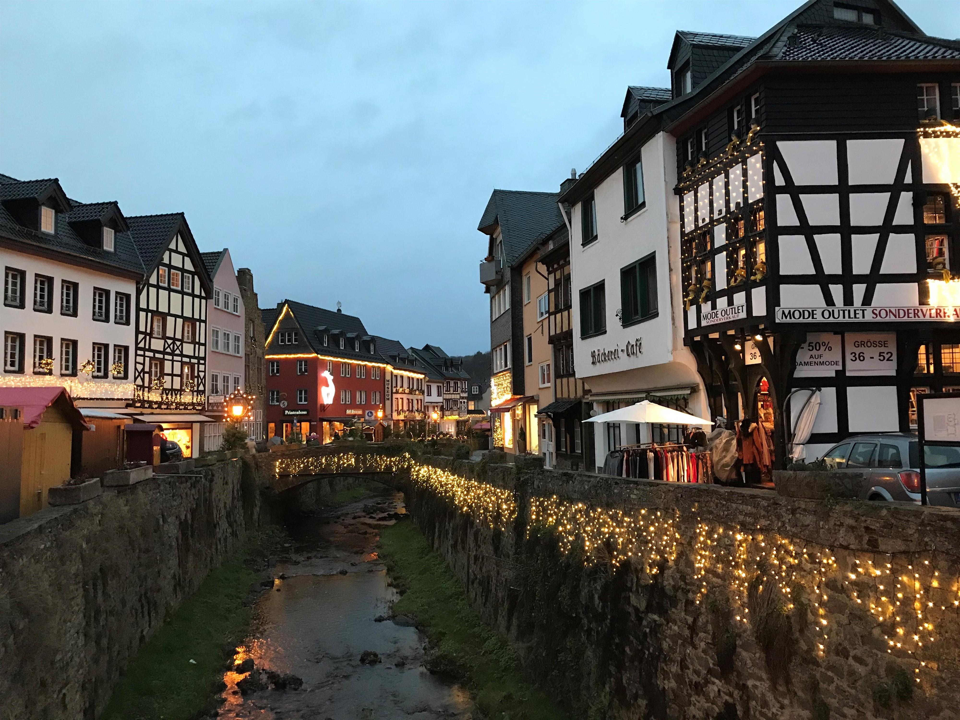 Weihnachtsmarkt Bad Münstereifel - Historische Altstadt im Lichterglanz Weihnachtsmarkt Bad Münstereifel - Historische Altstadt im Lichterglanz